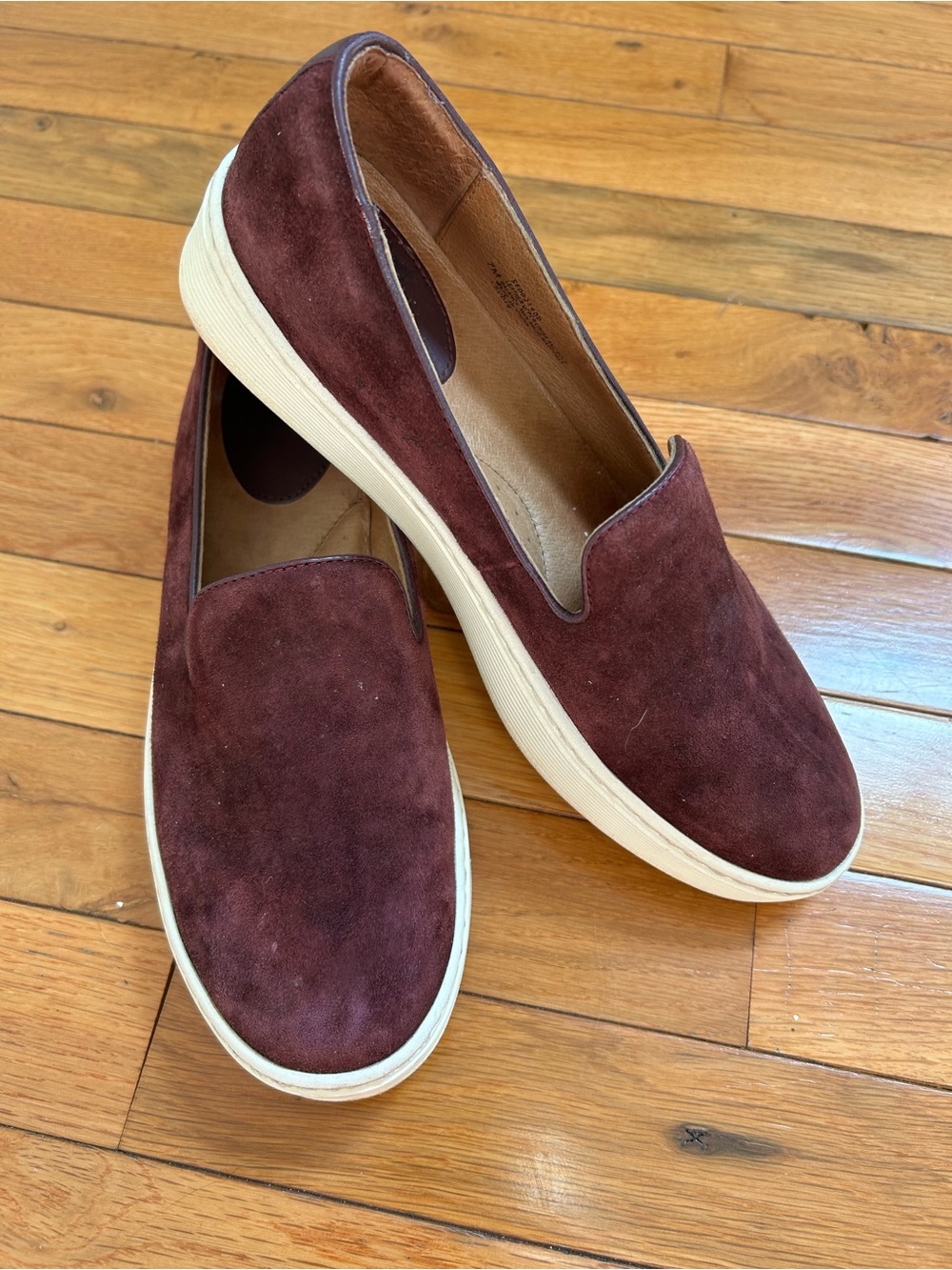 Sofft Slip-On Sneakers Womens Size 7 Burgundy Suede SF0021400 Comfort Shoe
